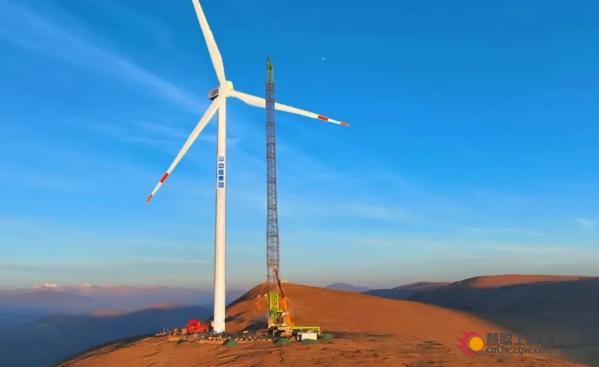 海拔5092米！中联重科起重机成功吊装又一世界级风电项目首台风机