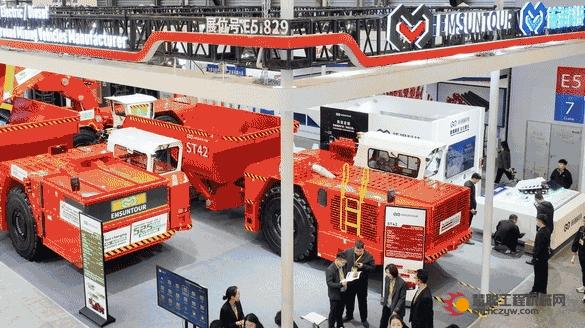 铱钼科技矿用卡车EM186H更大更智能，「堆装85方」惊艳bauma CHINA 2024