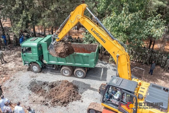 柳工设备助力肯尼亚基础建设