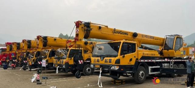 柳工起重机▶硬核科技赋能大国基建