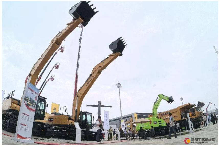 2025长沙工程机械展丨传统动力+新能源双线突破，山东重工旗下潍柴“实力出圈”