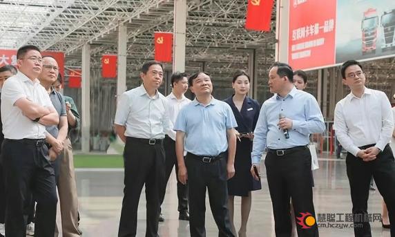 胡伟林在三一智联重卡产业园调研