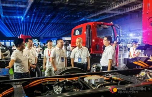 “乘风共熠 翼启全球” 玉柴助力东风柳汽扬帆出海
