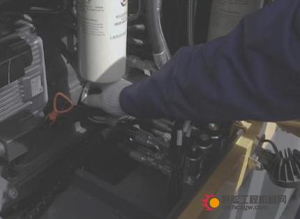 【徐工道路维保知识库】XM505动力系统保养注意事项